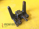 Кронштейн буксировочного крюка левый 1370063