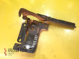 Петля решетки радиатора правая 1451586
