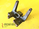 Кронштейн буксировочного крюка правый 1370064
